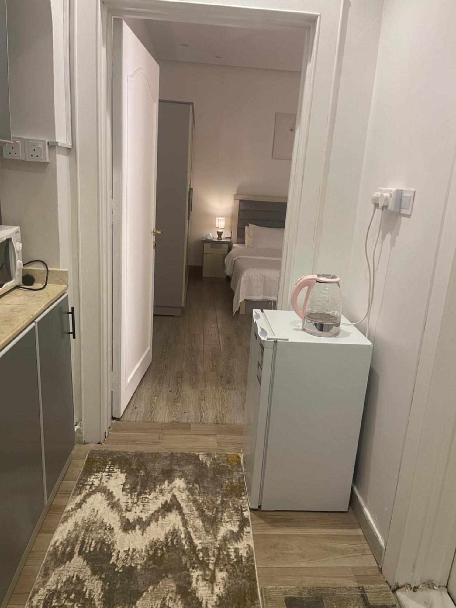 Apartment فاخرة غرفة نوم وصالة *